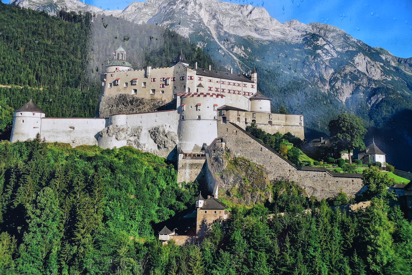Hohenwerfen és az Alpok